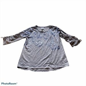 Sunday Dress barn cute metallic pattern shirt